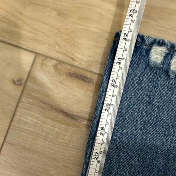 GOOD AMERICAN DISTRESSES STRAIGHT LEG JEAN - Picture 10 of 13